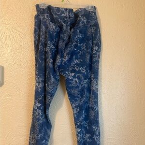 Time and Tru Blue floral jeggings